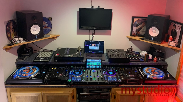 Bagaimana Cara Meredam Suara DJ Room Studio?